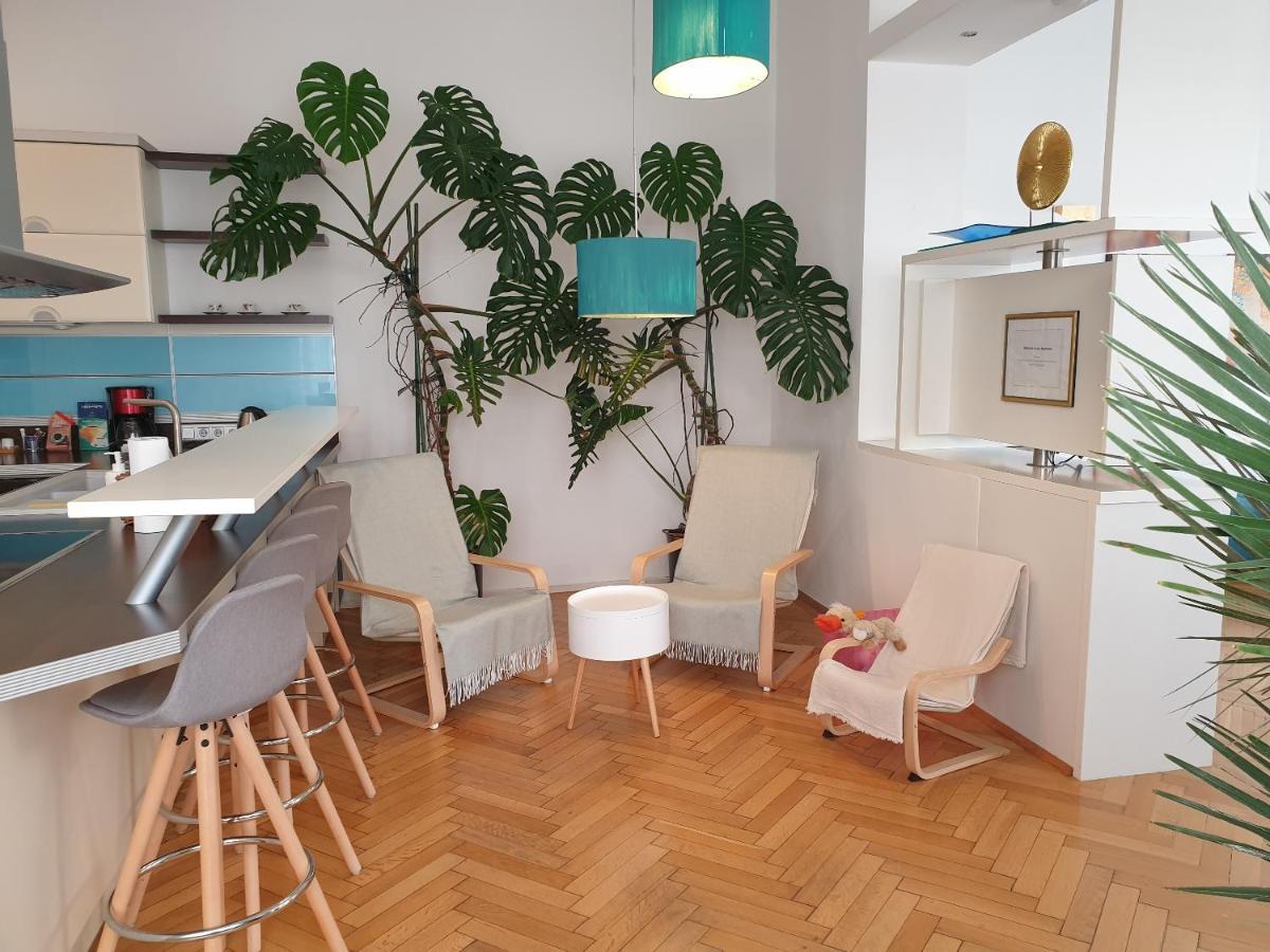 Sunny And Spacious Apartment Near City Centre Wien Exteriör bild
