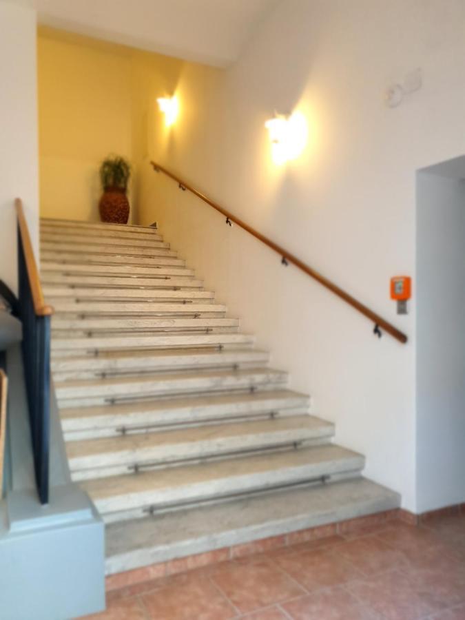 Sunny And Spacious Apartment Near City Centre Wien Exteriör bild