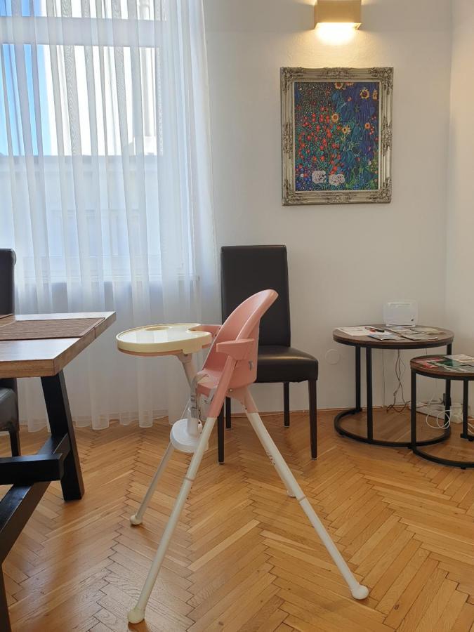 Sunny And Spacious Apartment Near City Centre Wien Exteriör bild